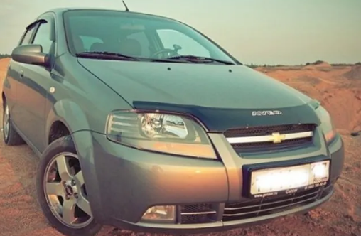 Дефлектор капота (мухобойка) Chevrolet Aveo с 2003-2006(седан) с 2003-2008 (х/б) г.в. (Шевролет Авео) Вип Тюнинг